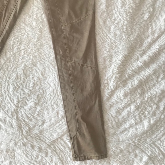 NWOT Levi’s Bold Curve Khaki - Picture 3 of 7